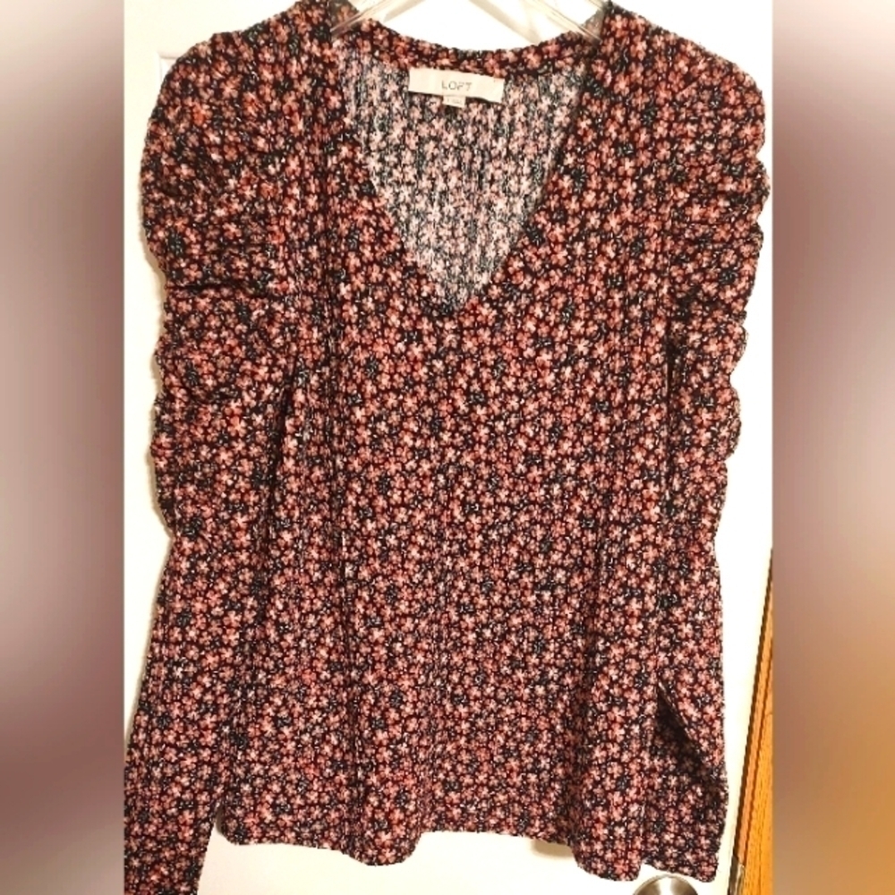 𝅺nwot - LOFT-BLACK/MULTI-FLORAL-PUFFED RUCHED LONG SLEEVE SIZE SMALL